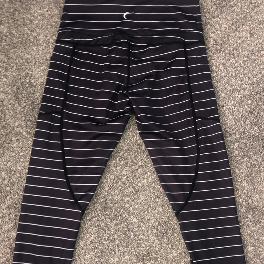 Size 4 Zyia Capri